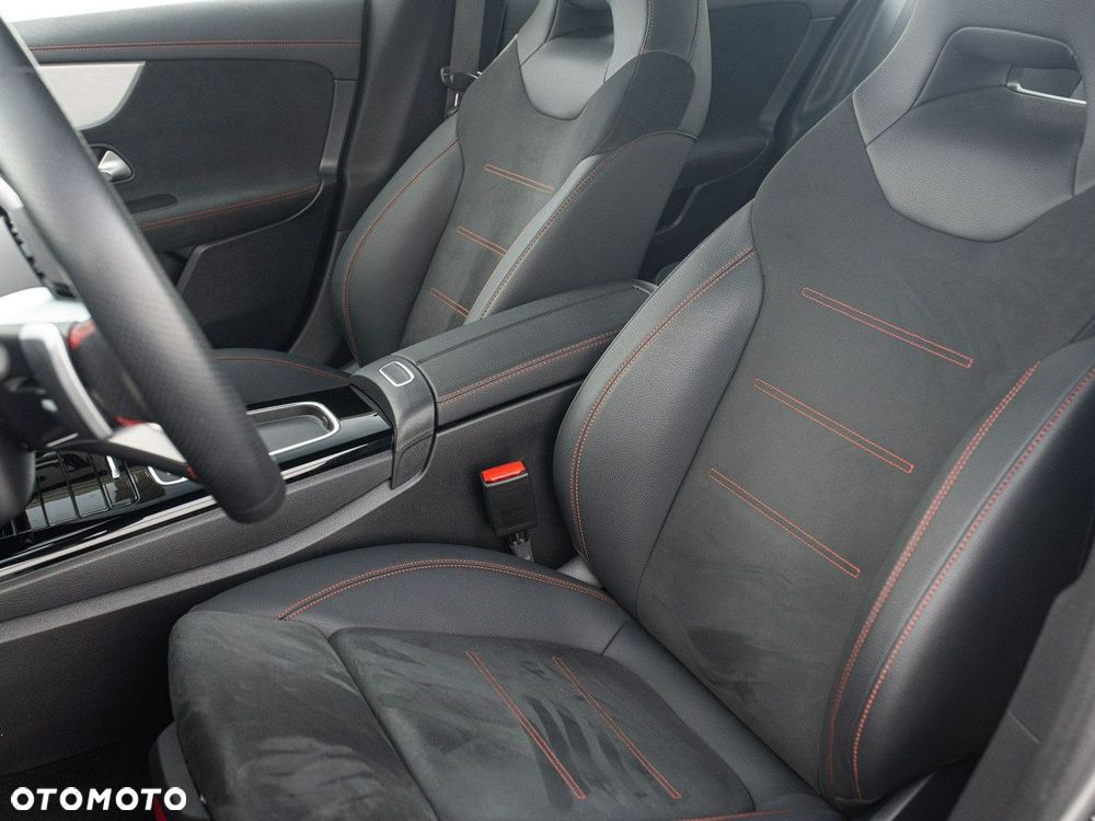 Mercedes-Benz CLA 200 mHEV 7G-DCT - 14