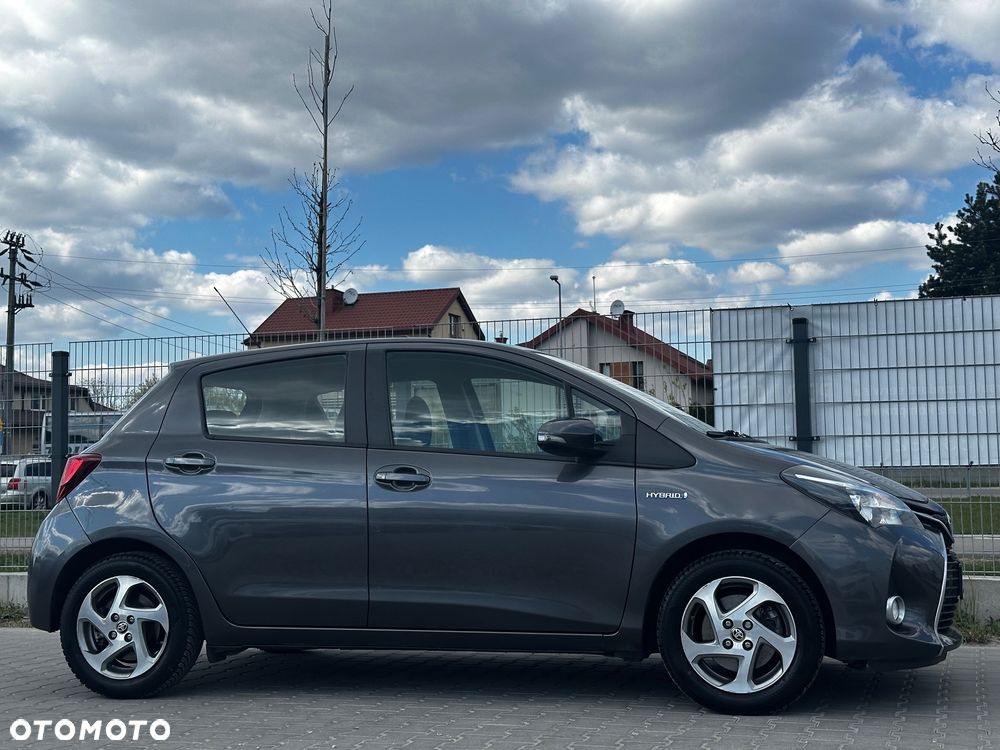 Toyota Yaris Hybrid 100 Selection Passion - 6