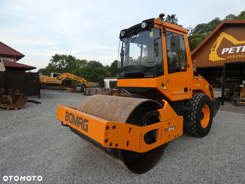 Bomag BW177D-4 / Walec Drogowy Guma - Stal / z Niemiec / 2600mtg / - 3