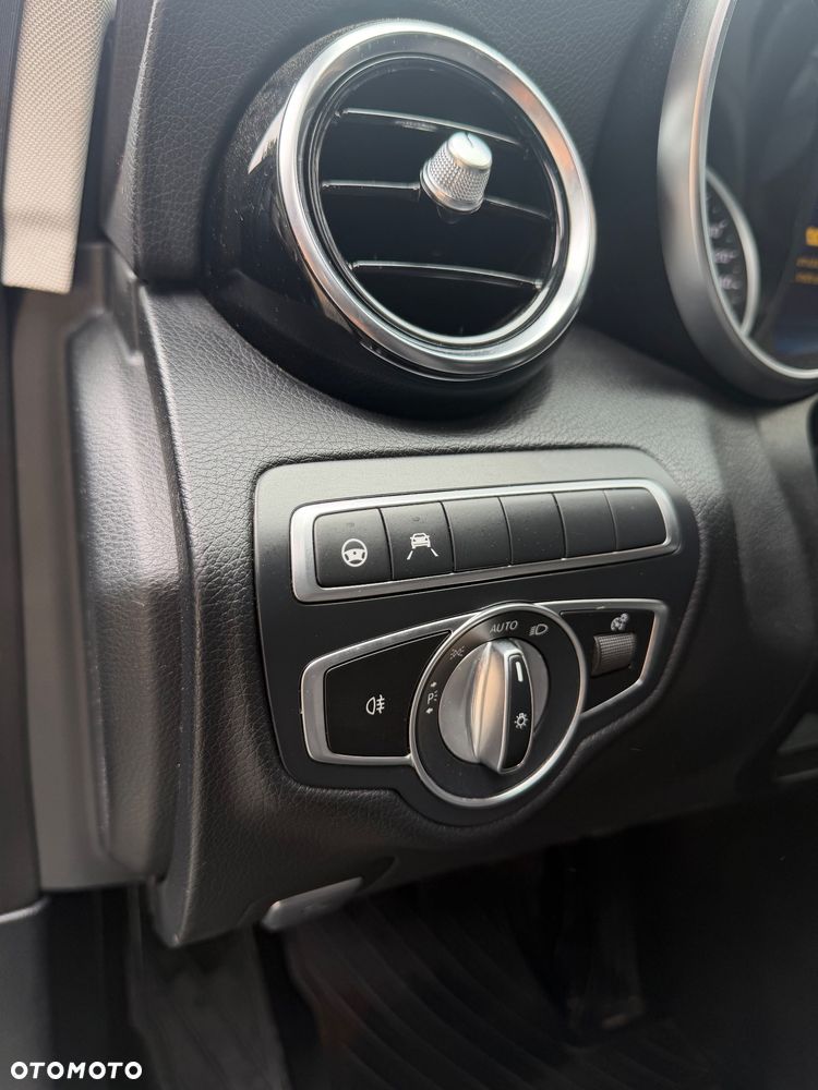Mercedes-Benz Klasa C 220 d 4Matic 9G-TRONIC Avantgarde - 23