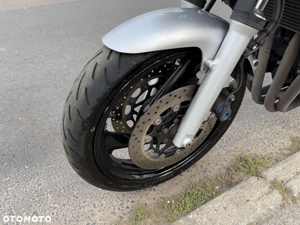 Yamaha FZS - 19
