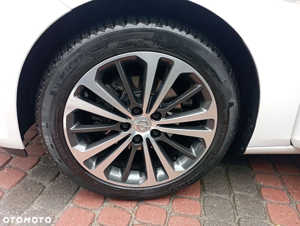 Opel Insignia CT 1.5 T Exclusive S&S - 9