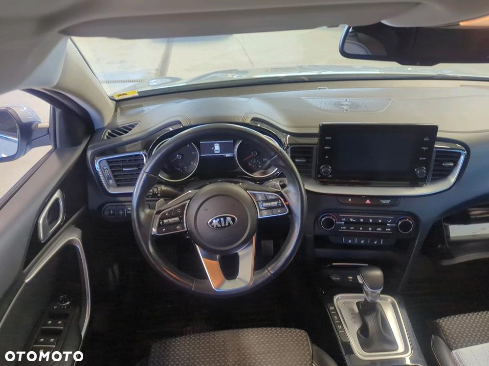 Kia Ceed 1.6 CRDi mHEV L DCT - 8