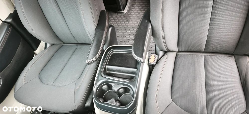 Chrysler Pacifica - 16