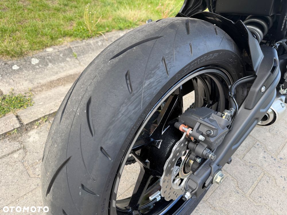 Kawasaki Ninja - 25