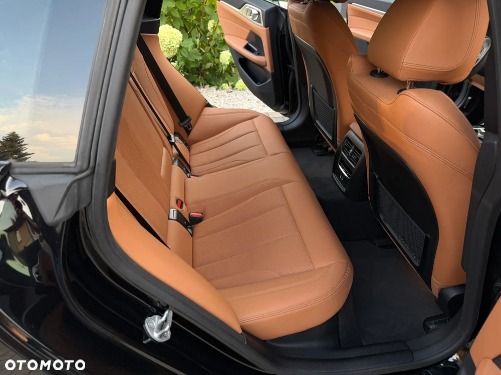 BMW i4 70.3kWh eDrive 35 - 12