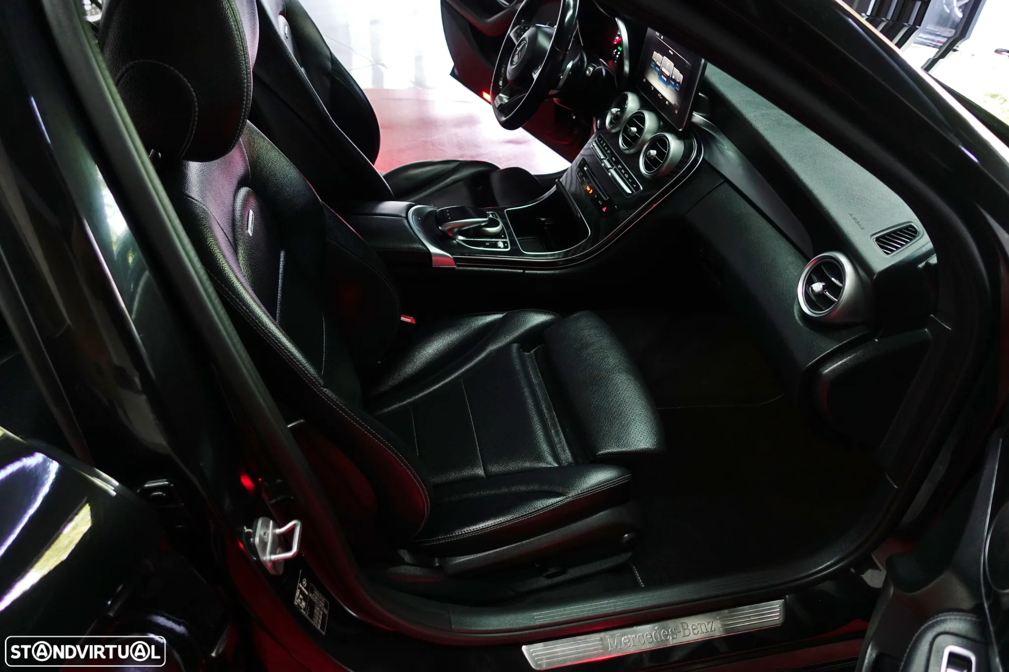 Mercedes-Benz C 300 h AMG Line - 52