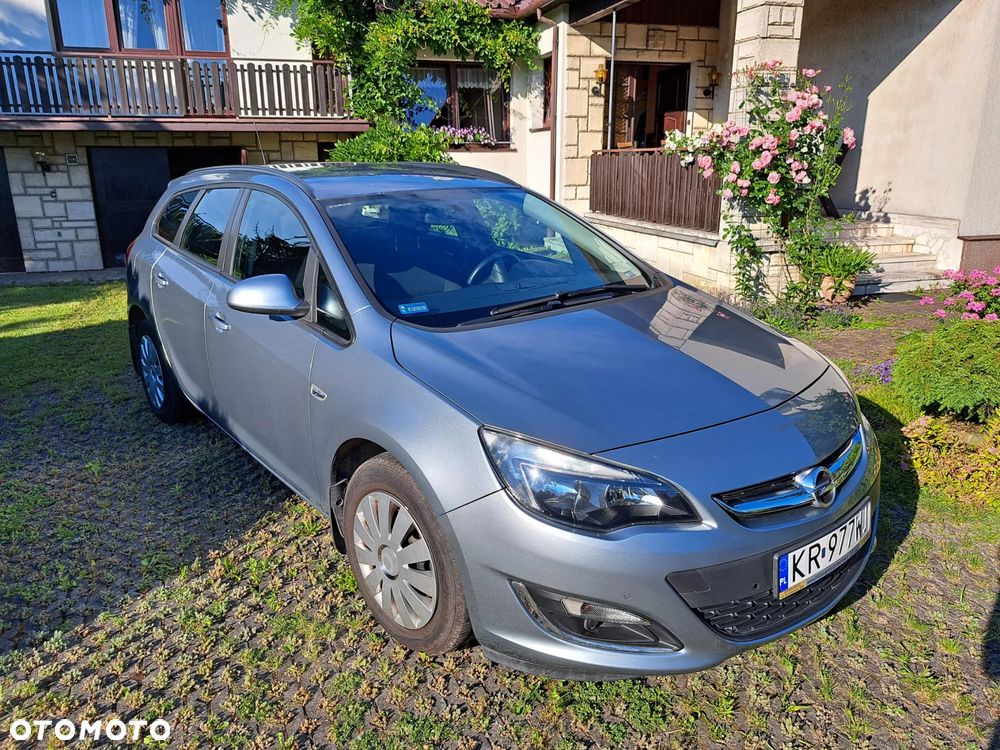 Opel Astra 2013 photo 2