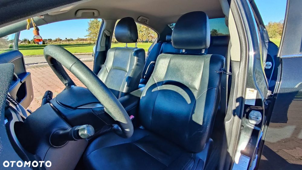 Toyota Avensis 2.0 D-4D Premium - 12
