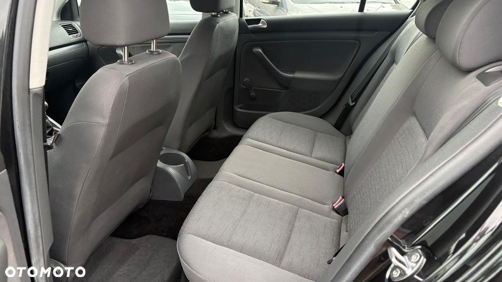 Volkswagen Golf 1.6 FSI Tour Edition - 16