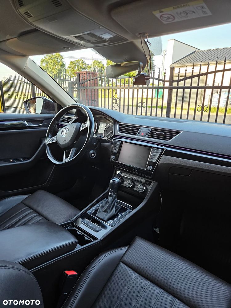 Skoda Superb 2.0 TDI L&K DSG - 20