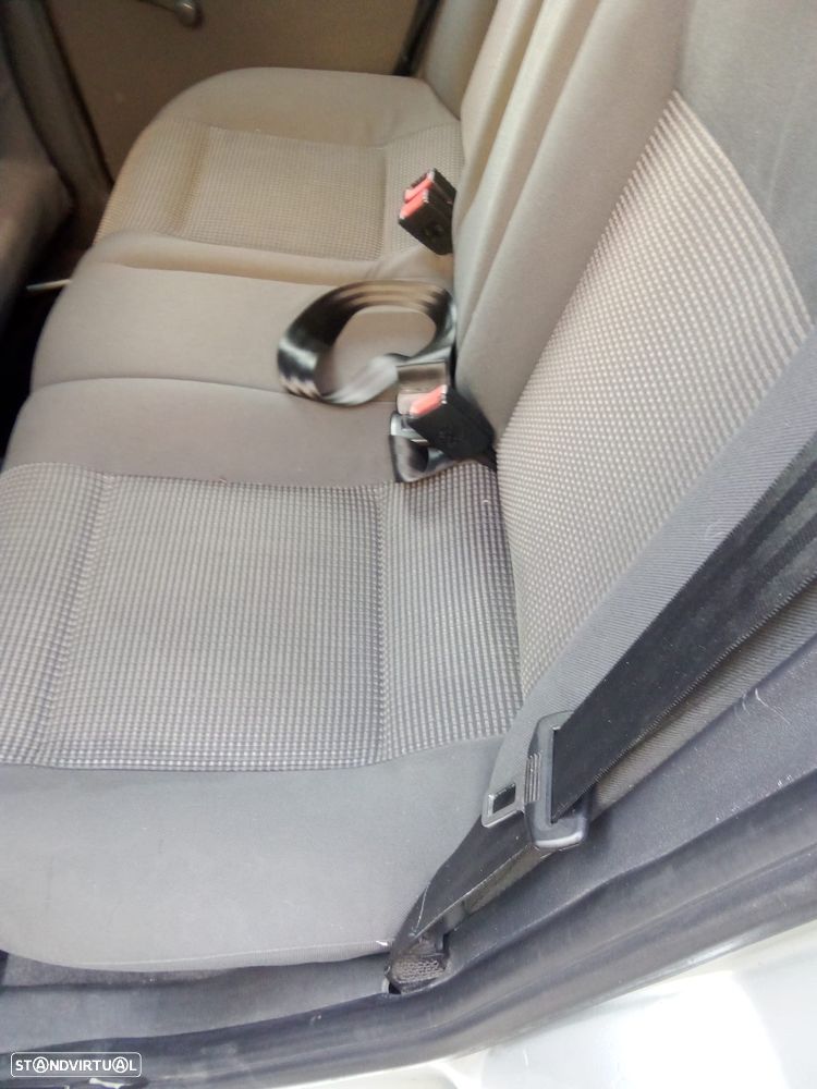 VW Polo 1.4 TDi Confortline - 8