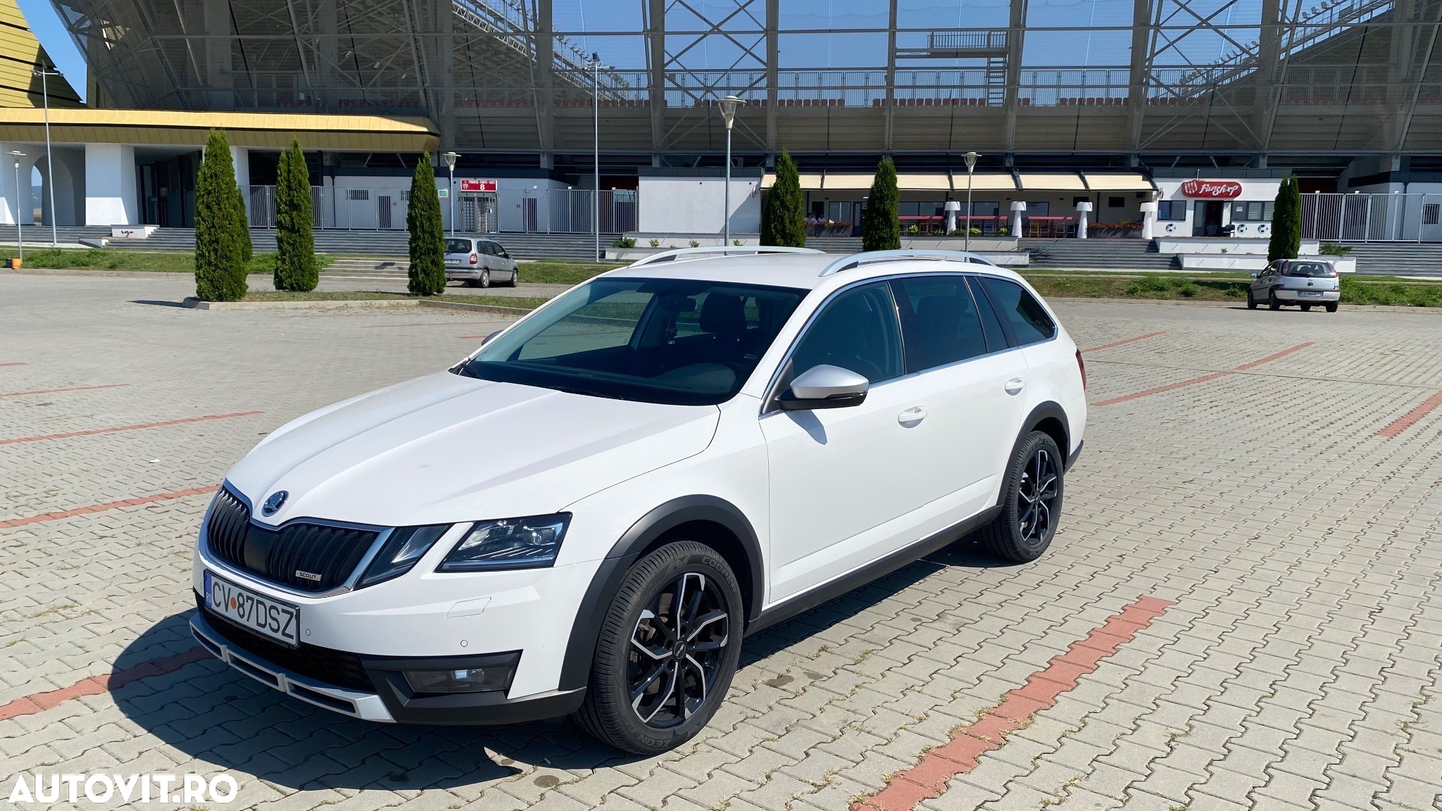 Skoda Octavia Combi 2.0 TDI 4x4 DSG Scout - 3