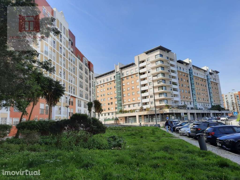Loja à Quinta do Barros, c/ estacionamento- Lisboa - Grande imagem: 2/12