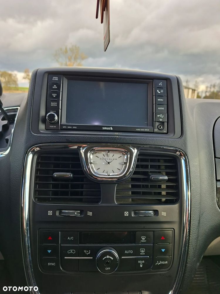 Chrysler Town & Country 3.6 Touring - 10