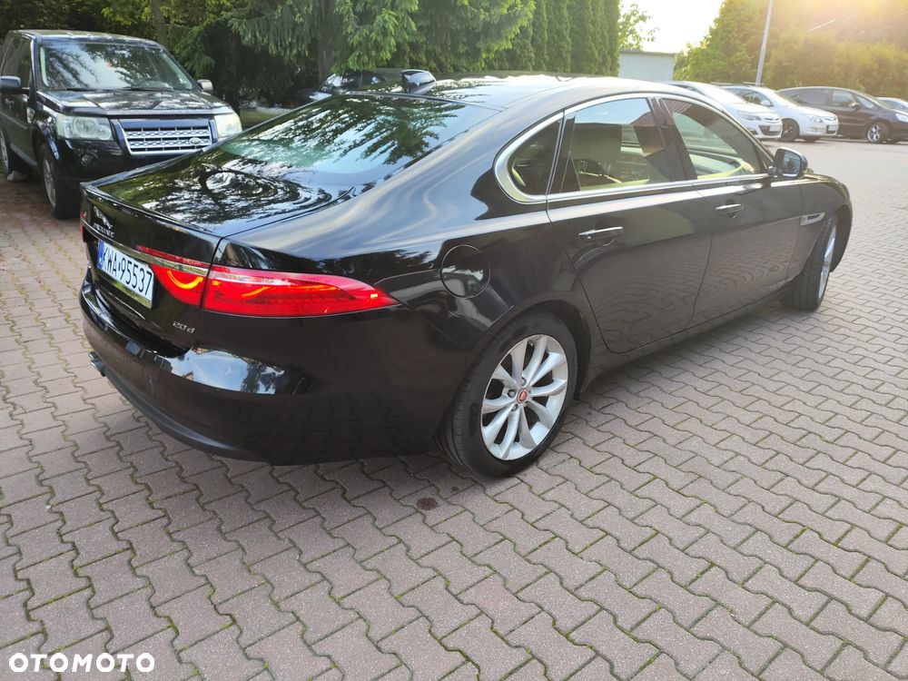 Jaguar XF 2.0 i4D Prestige - 3