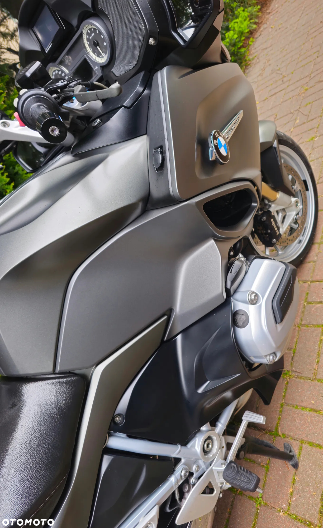 BMW R - 8