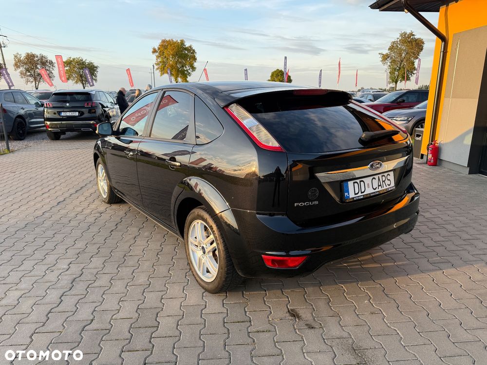 Ford Focus 1.8 Sport - 11