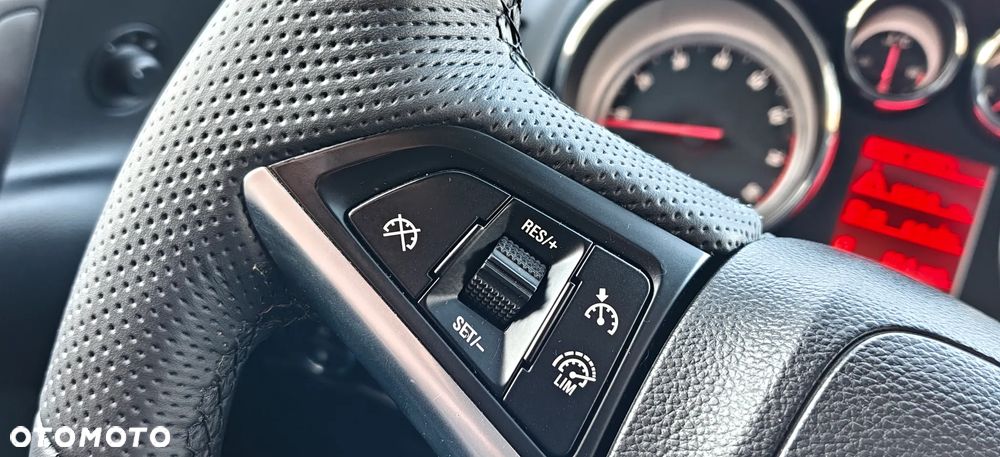 Opel Astra 1.4 Turbo Cosmo - 9