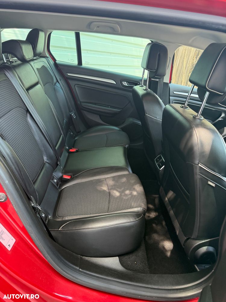 Renault Megane ENERGY dCi 110 EDC BOSE EDITION - 16