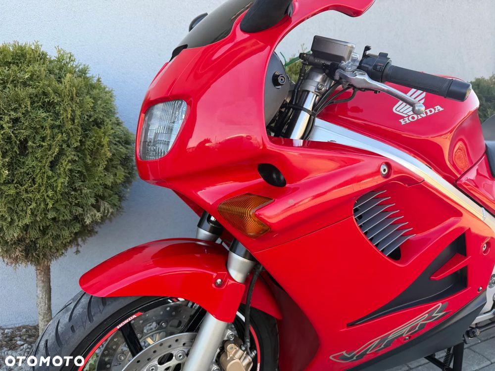 Honda VFR - 37