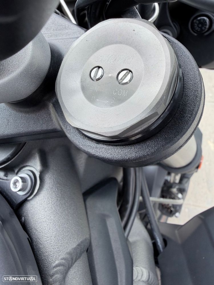 Triumph Street Triple R - 10