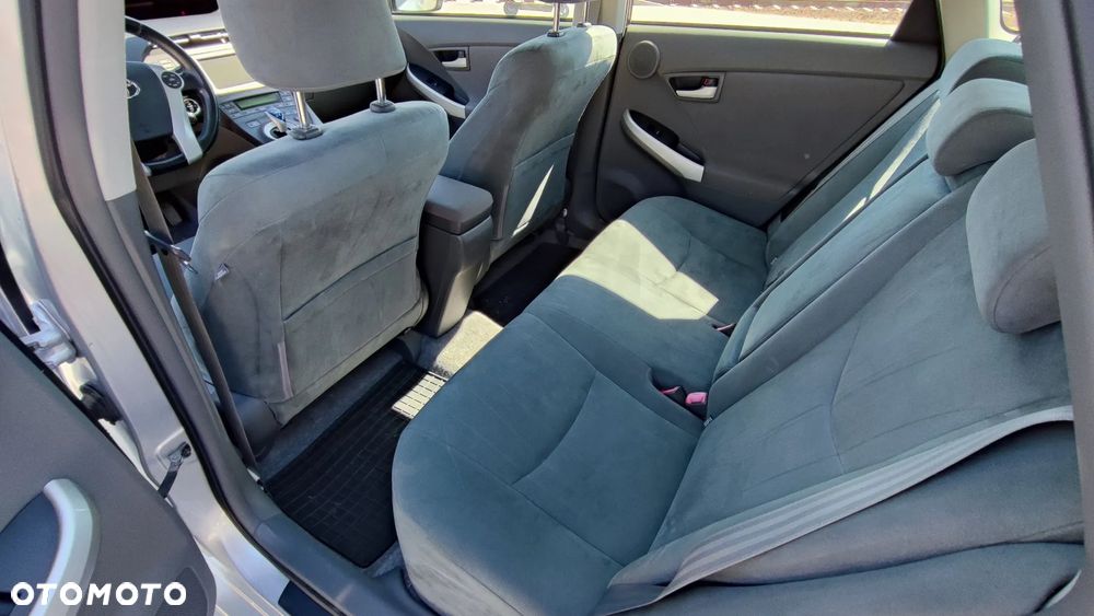 Toyota Prius (Hybrid) - 15
