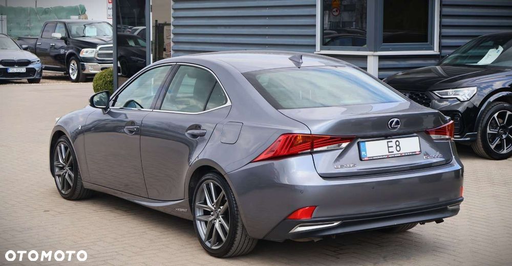 Lexus IS - 8