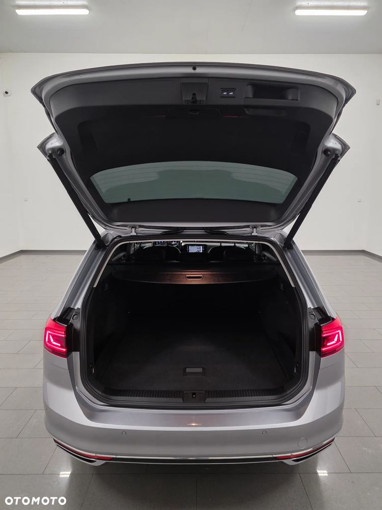 Volkswagen Passat - 38