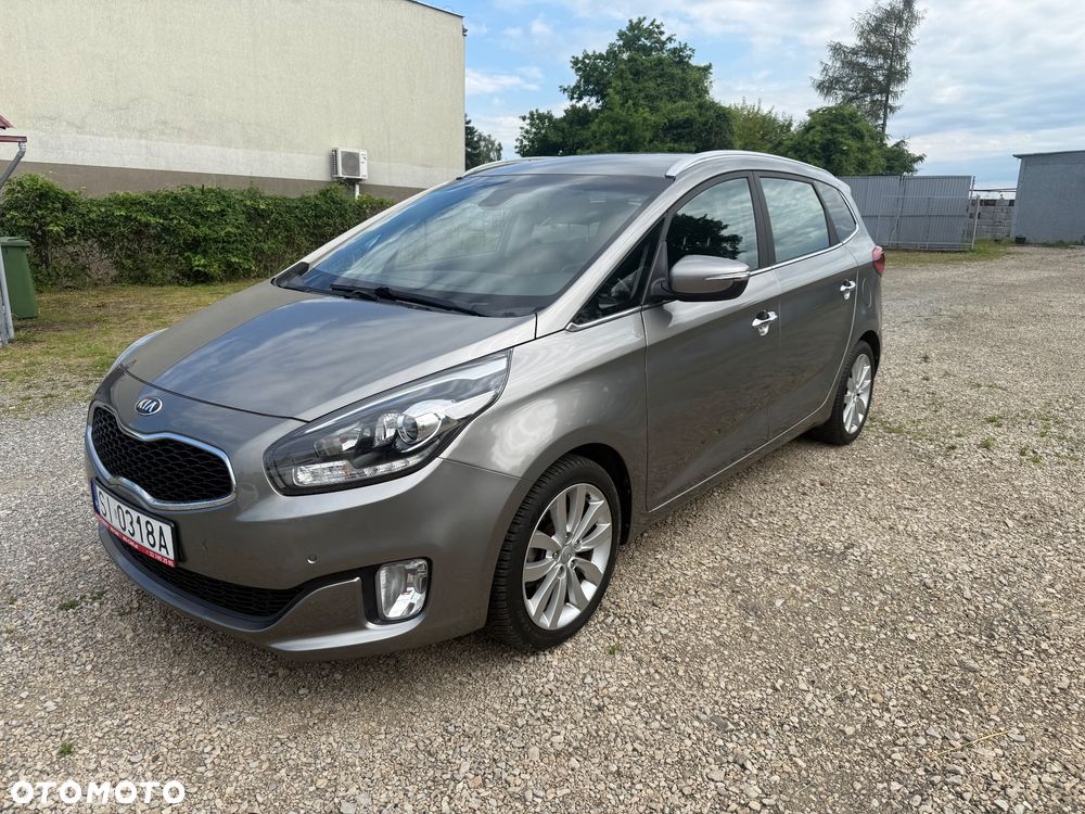 Kia Carens - 1