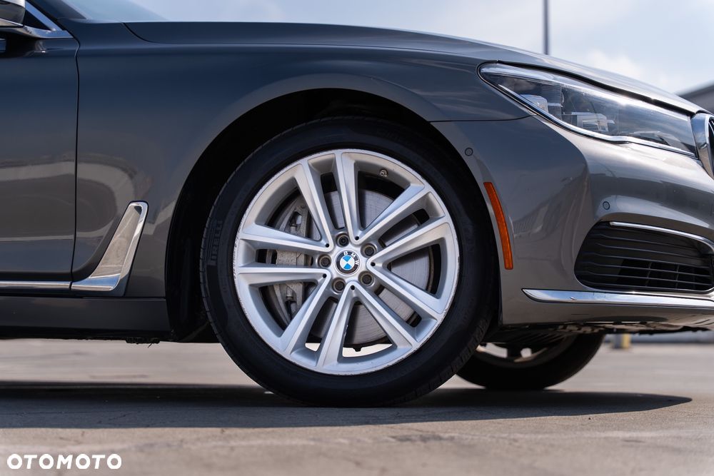 BMW Seria 7 - 2