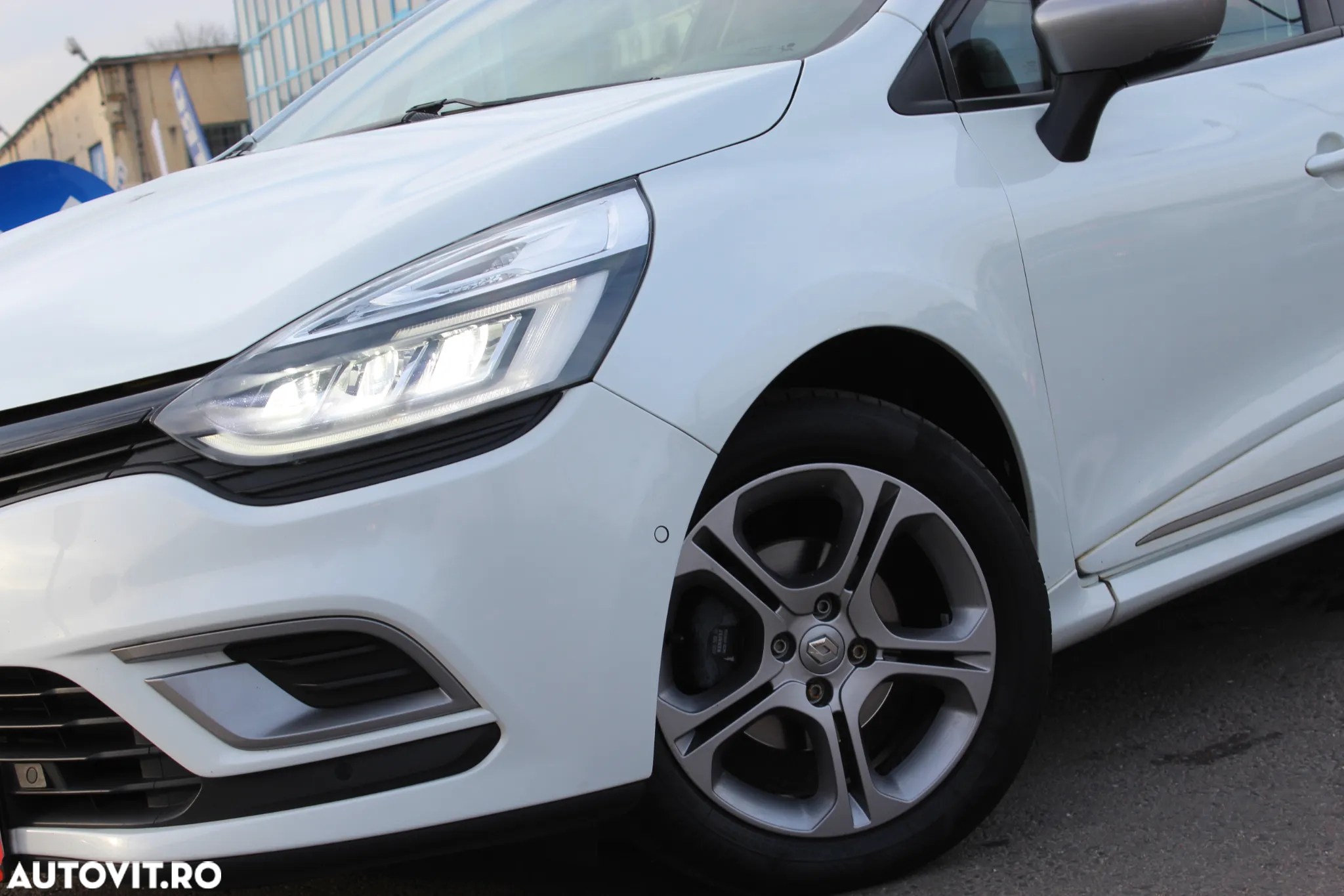 Renault Clio - 7
