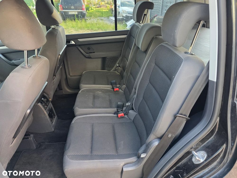 Volkswagen Touran - 9