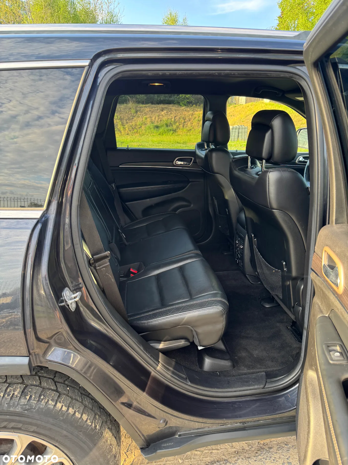 Jeep Grand Cherokee - 22