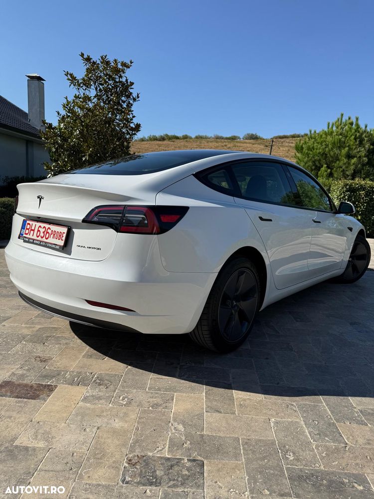 Tesla Model 3 - 9