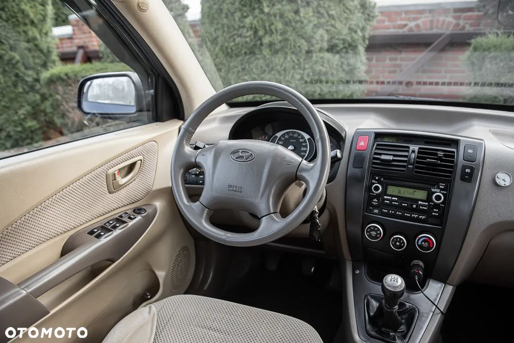 Hyundai Tucson 2.0 2WD GLS - 22