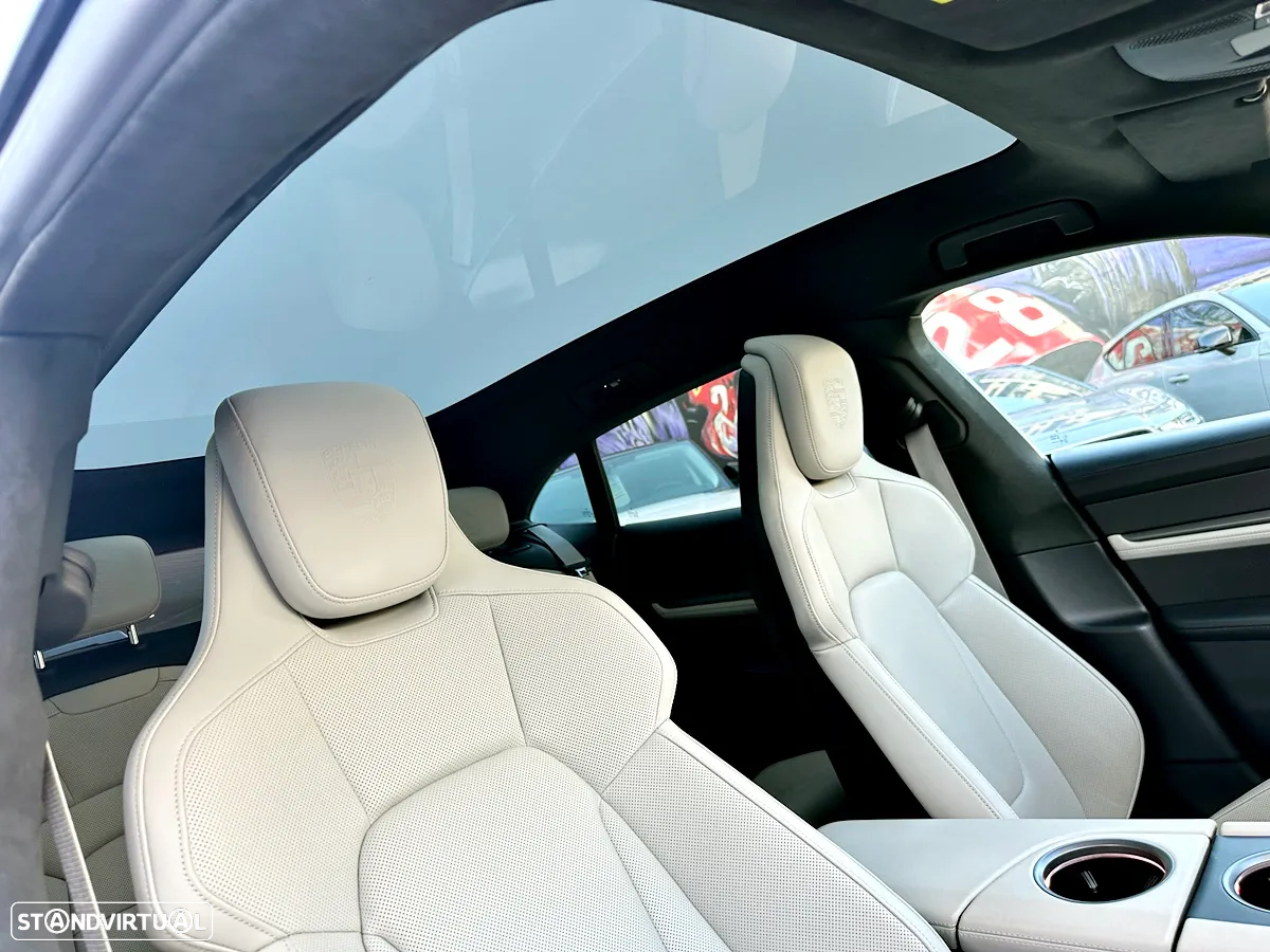 Porsche Taycan Sport Turismo Turbo S - 32