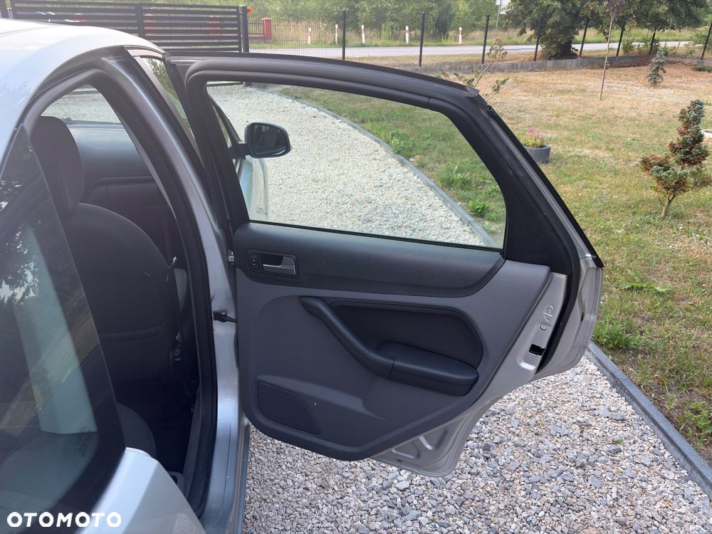 Ford Focus - 24