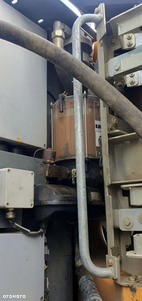 Liebherr A910 Compact - 12