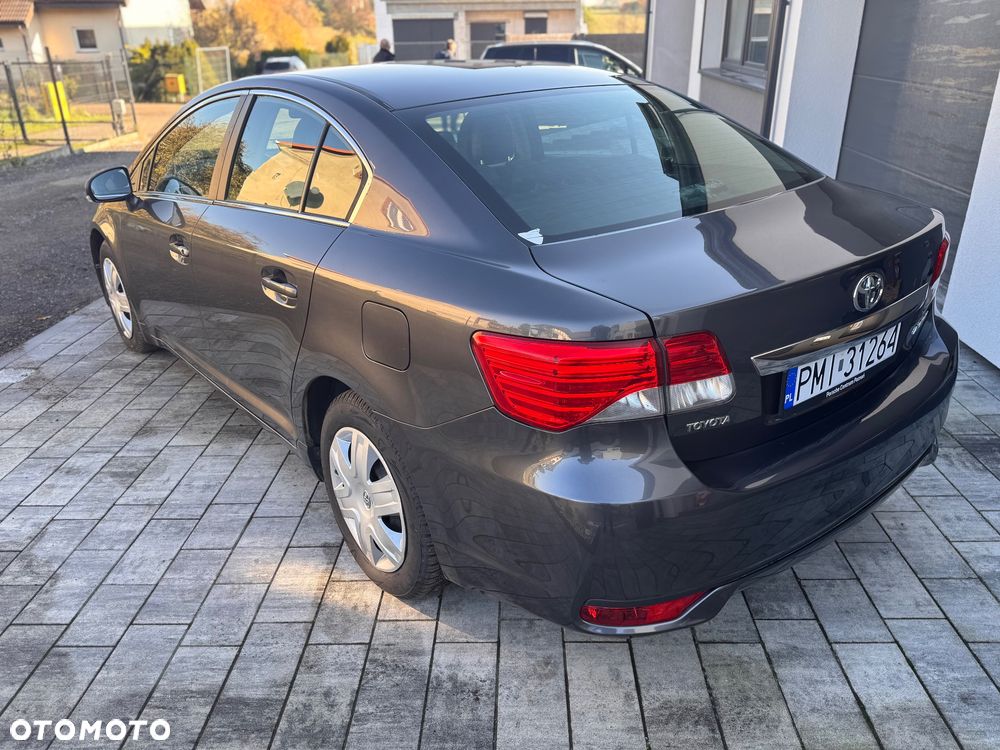 Toyota Avensis 2.0 D-4D - 9