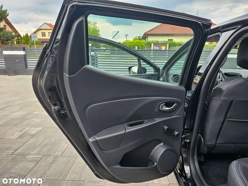 Renault Clio 1.2 16V 75 LIMITED - 17