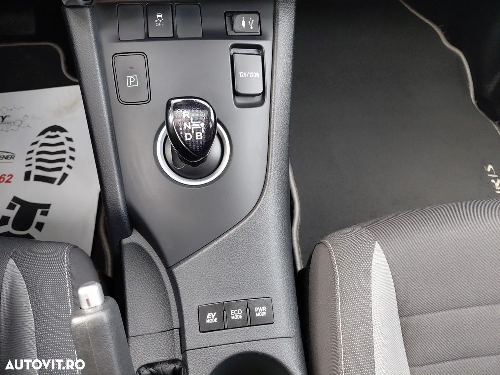 Toyota Auris 1.8 VVT-i Automatik Design Edition - 26