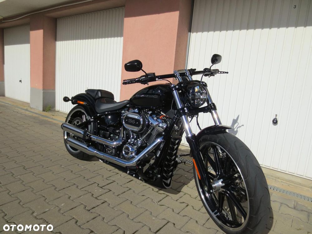 Harley-Davidson Softail Breakout - 14