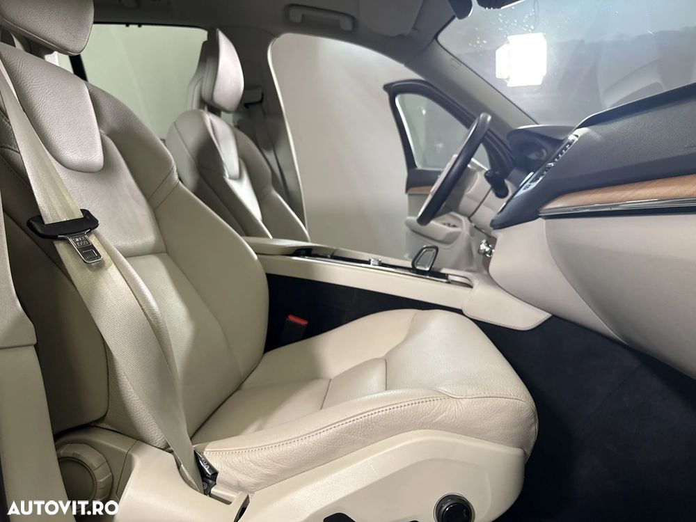 Volvo XC 90 Recharge T8 eAWD R-Design - 12