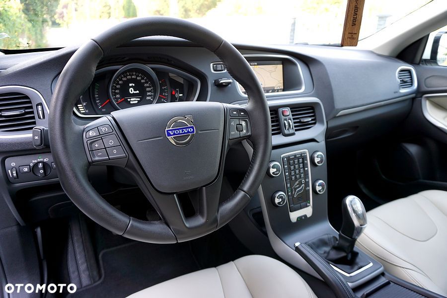 Volvo V40 D2 Summum - 23