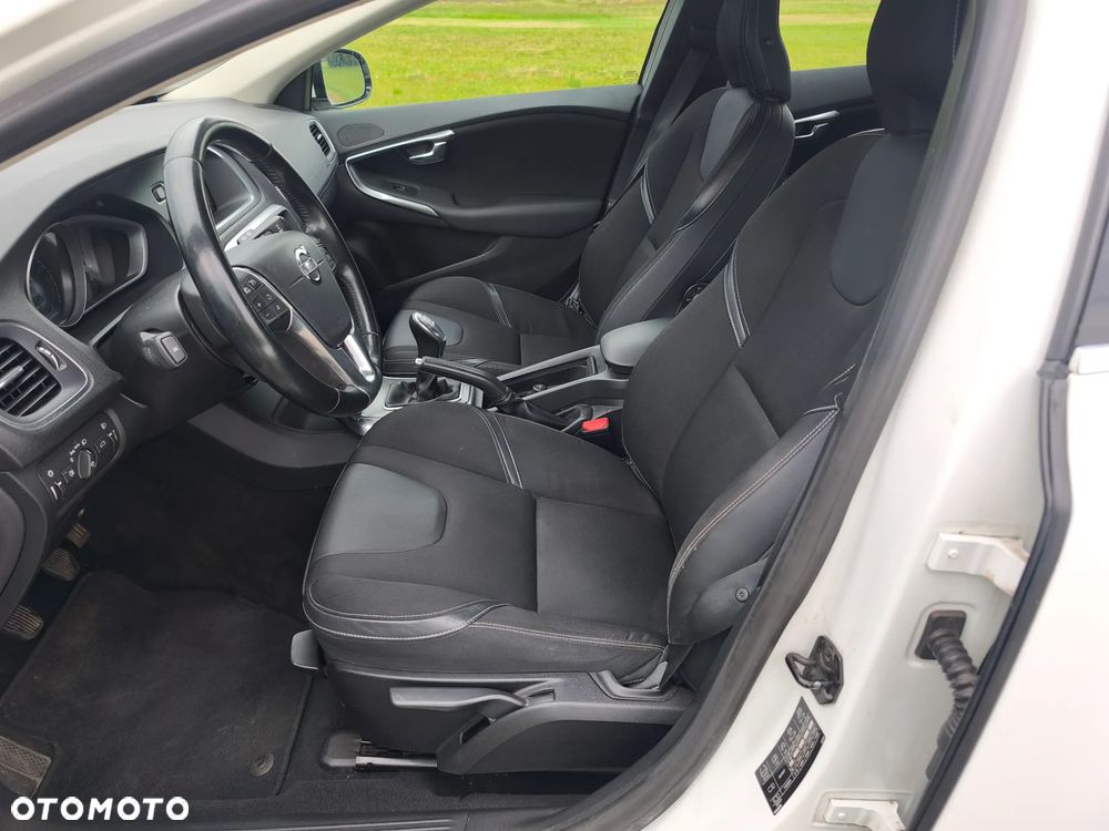 Volvo V40 D2 Momentum - 10