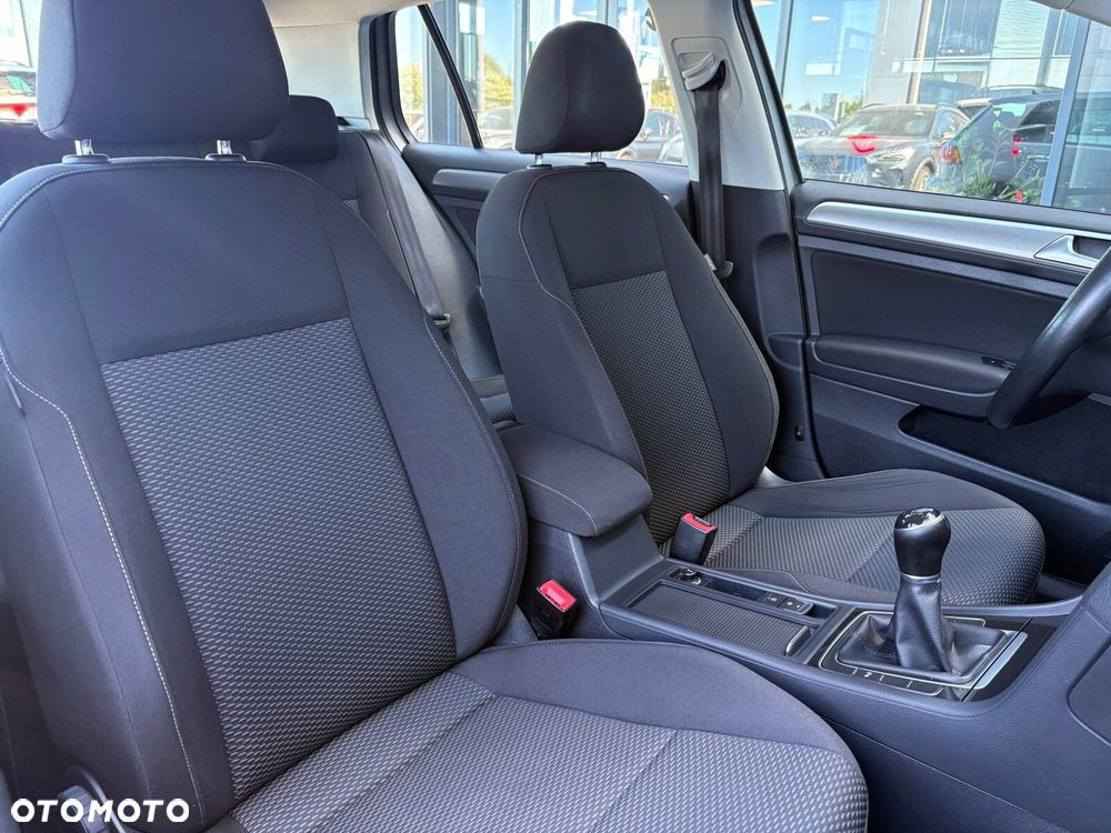 Volkswagen Golf - 17