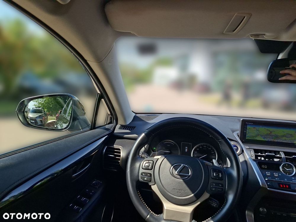Lexus NX 300h Business Edition AWD - 26