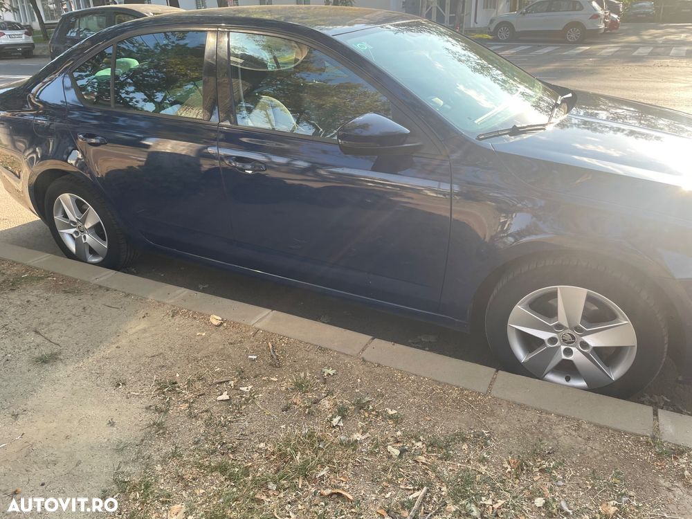 Skoda Octavia 1.6 TDI DSG Style - 9