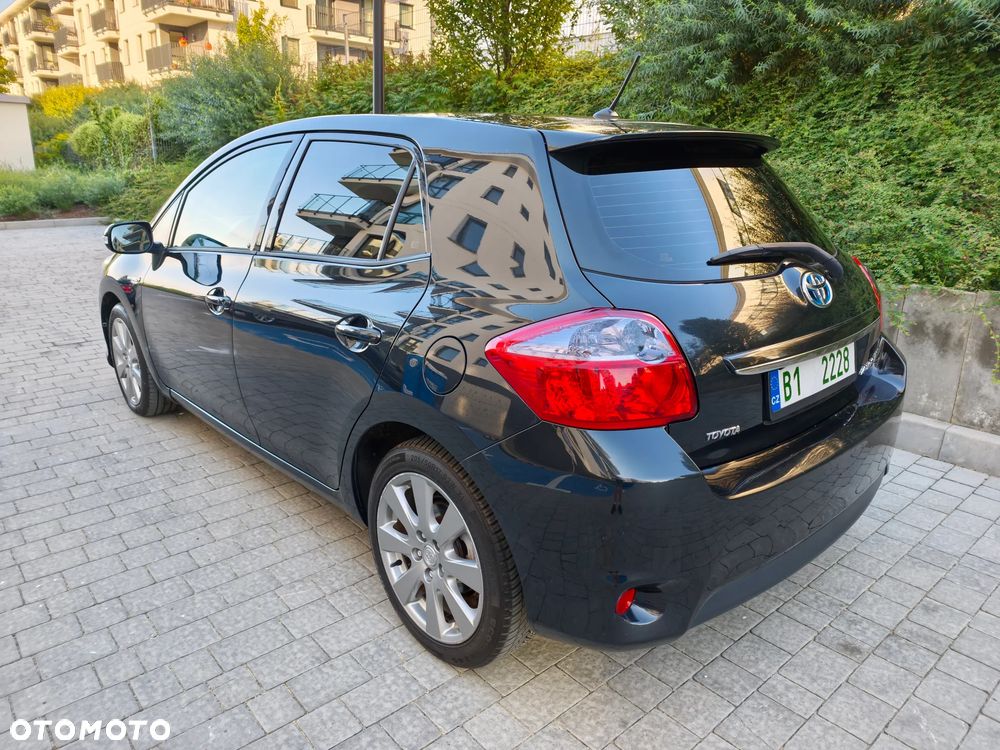Toyota Auris - 12
